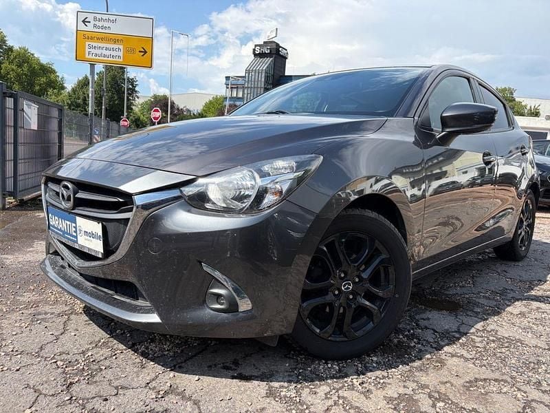 Grau Gebraucht 2018 Mazda 2 Center-Line Limousine | 9.999 € (Fairer Preis) - Bild 1/4