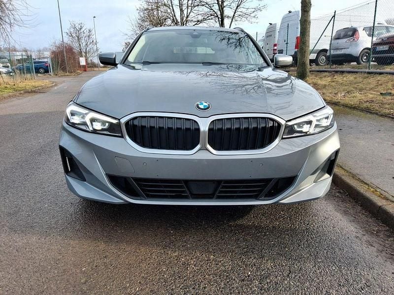 Gebraucht BMW 318 150 PS (110 kW) 2022 Grau Kombi