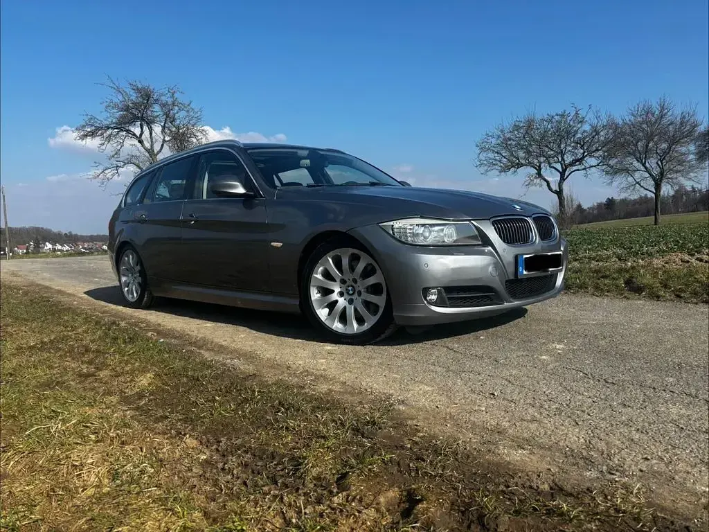 Käytetty BMW 330 Performance 245 HP (180 kW) 2012 Hopea Farmari