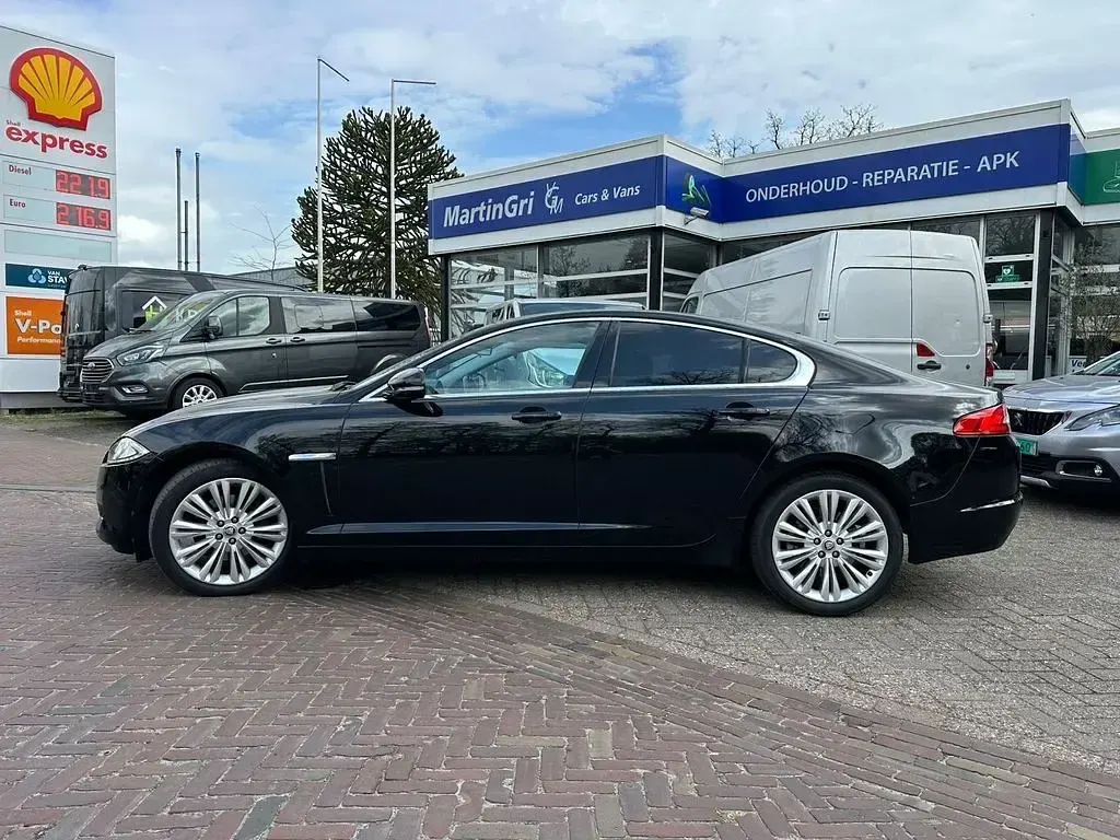 Gebraucht Jaguar XF 190 PS (139 kW) 2012 Schwarz Limousine