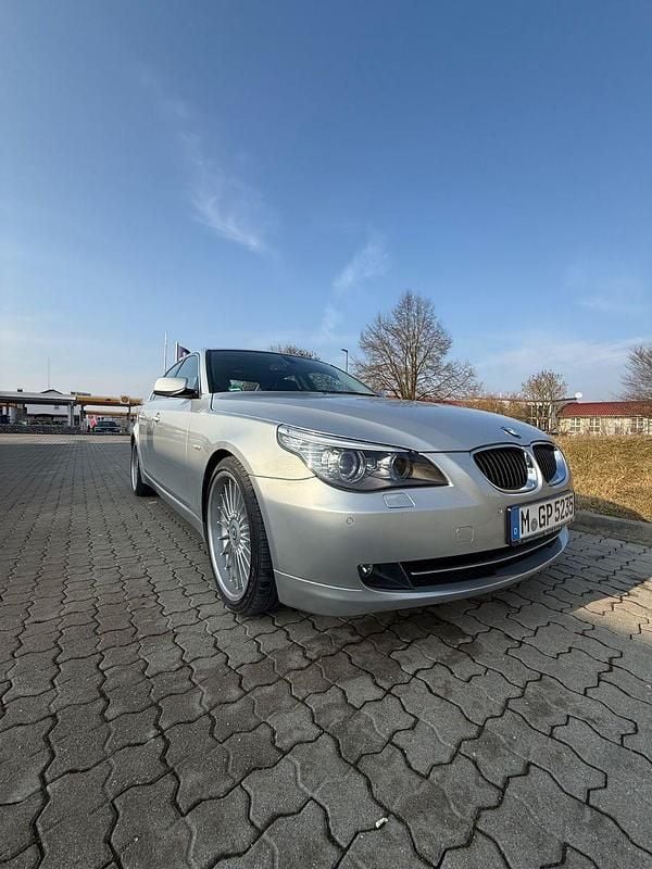 Gebraucht BMW 523 190 PS (139 kW) 2007 Silber Limousine