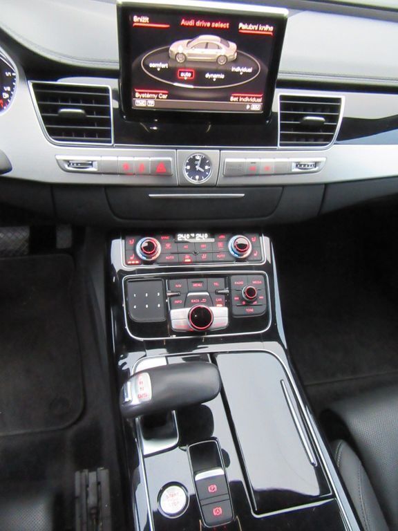 Gebraucht Audi A8L Sport 351 PS (258 kW) 2011 Braun Limousine