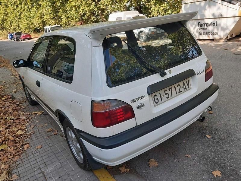 Gebraucht Nissan Sunny 220 PS (161 kW) 1991 Weiß Limousine