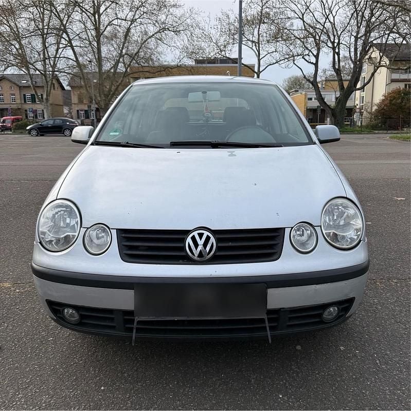 Gebraucht VW Polo 64 PS (47 kW) 2004 Silber Kleinwagen