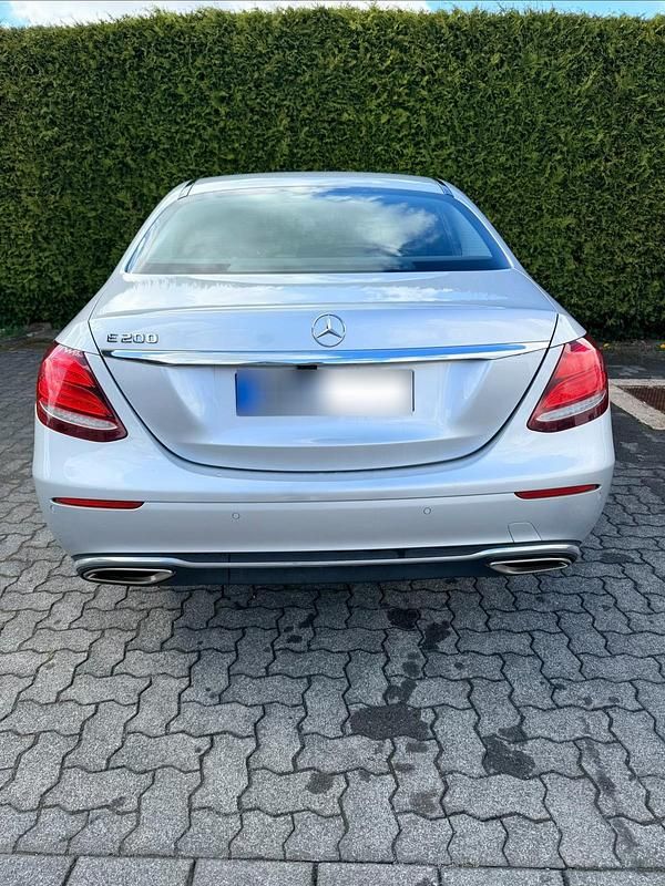 Usata Mercedes E200 184 CV (135 kW) 2016 Argento Berlina