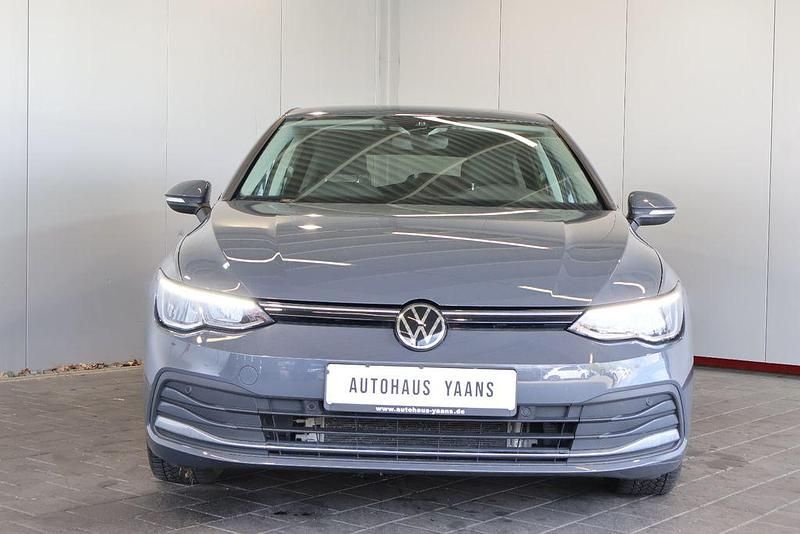 Gebraucht VW Golf VIII Move 116 PS (85 kW) 2024 Grau Limousine