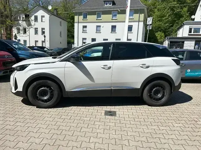 Gebraucht Peugeot 3008 Allure 131 PS (96 kW) 2023 Weiss (metallic) SUV