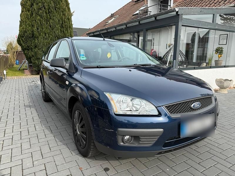 Gebraucht Ford Focus 100 PS (73 kW) 2005 Blau Kombi