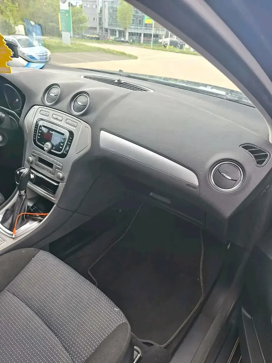 Gebraucht Ford Mondeo 140 PS (102 kW) 2008 Silber Kombi