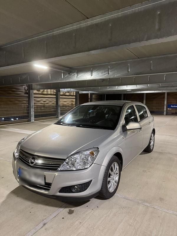 Gebraucht Opel Astra 90 PS (66 kW) 2010 Beige Kleinwagen