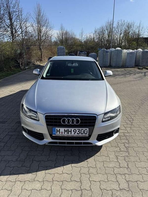Grau Gebraucht 2008 Audi A4 Ambiente Limousine | 6.500 € (Fairer Preis) - Bild 1/4