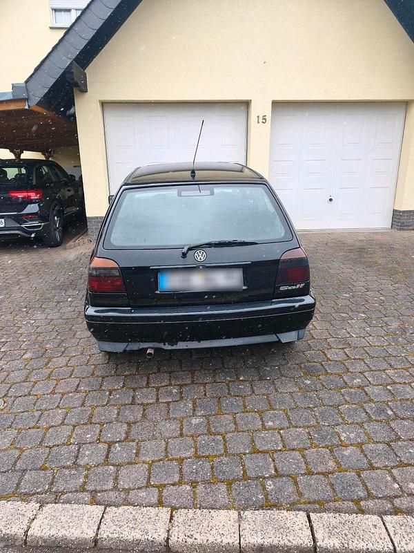 Gebraucht VW Golf III 60 PS (44 kW) 1997 Schwarz Kleinwagen