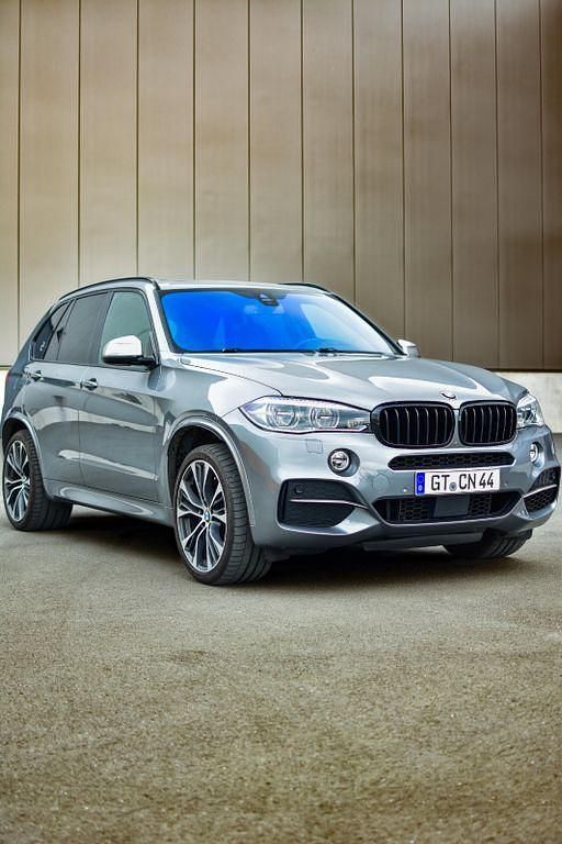 Grau Gebraucht 2017 BMW X5 M50 Sport Line SUV | 40.000 € (Etwas zu teuer) - Bild 1/4