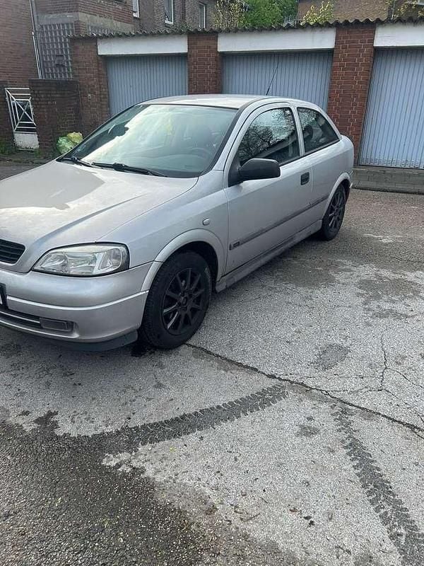 Silber Gebraucht 1998 Opel Astra Limousine | 1.250 € (Guter Preis) - Bild 1/4