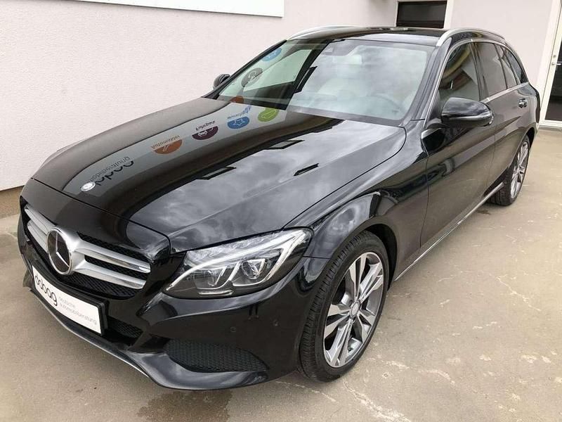 Schwarz Gebraucht 2016 Mercedes C300 Kombi | 18.990 € (Etwas zu teuer) - Bild 1/4
