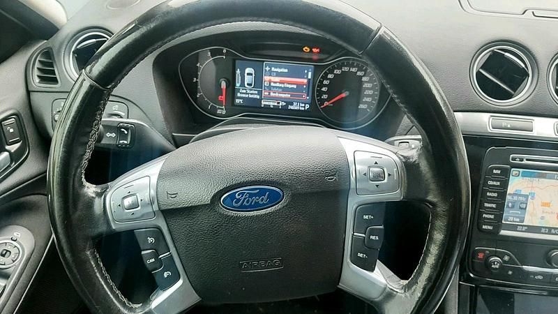 Gebraucht Ford S-MAX Titanium 160 PS (117 kW) 2014 Grau Van / Kleinbus