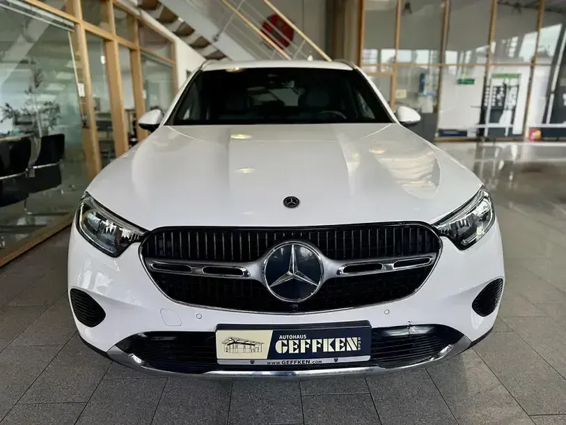 Second-hand Mercedes GLC220 Avantgarde 220 CP (161 kW) 2023 Alb SUV