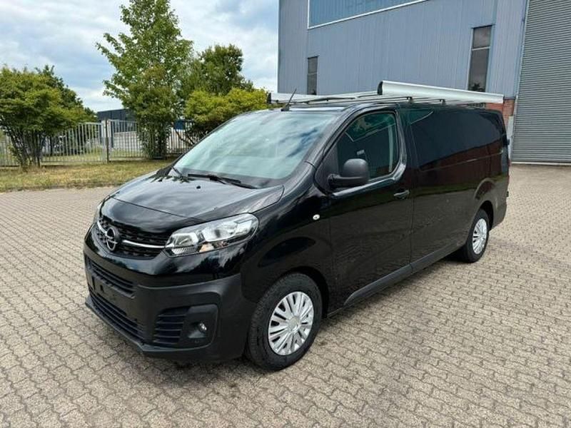 Diamant schwarz/karbon schwarz (metallic) Gebraucht 2021 Opel Vivaro Van | 14.279 € (Fairer Preis) - Bild 1/4