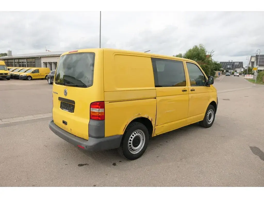 Gebraucht VW T5 84 PS (61 kW) 2009 Ginstergelb r1032 Van