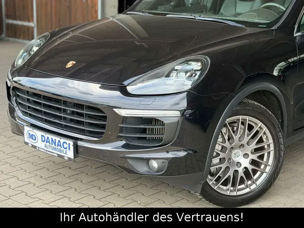 Gebraucht Porsche Cayenne 385 PS (283 kW) 2014 Tiefschwarz SUV