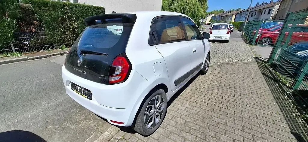 Używany Renault Twingo Equilibre 60 kW (82 KM) 2022 Biały Hatchback