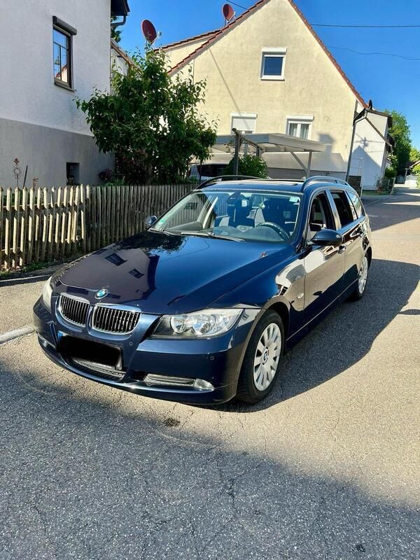 Blau Gebraucht 2007 BMW 320 Kombi | 3.990 € (Guter Preis) - Bild 1/4