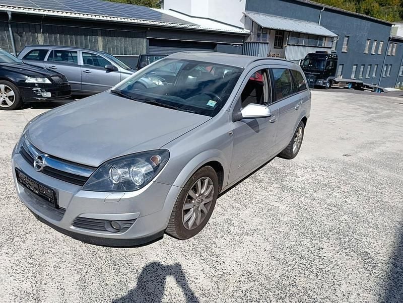 Silber Gebraucht 2005 Opel Astra Elegance Kombi | 1.500 € (Fairer Preis) - Bild 1/4