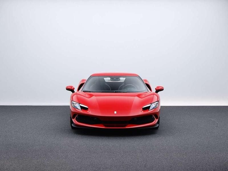 Gebraucht Ferrari 296 829 PS (609 kW) 2023 Rot Coupé