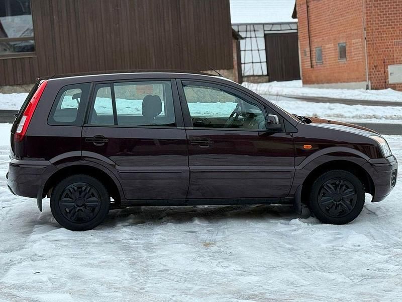 Gebraucht Ford Fusion Style 101 PS (74 kW) 2010 Rot Limousine