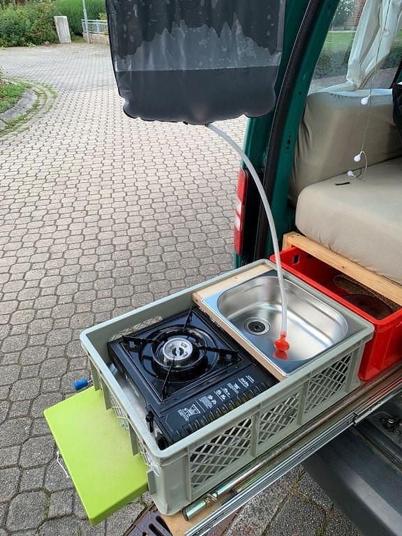 Second-hand VW Caddy Startline 75 CP (55 kW) 2011 Verde Monovolum