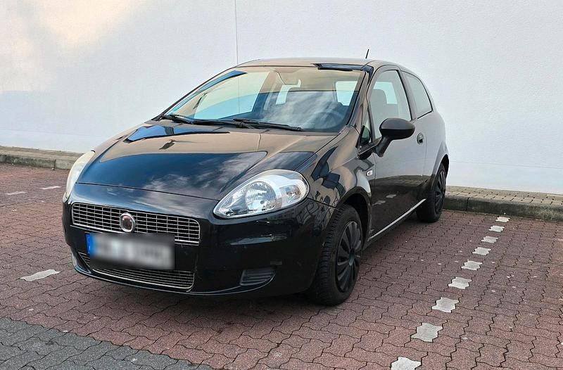Schwarz Gebraucht 2009 Fiat Punto Kleinwagen | 1.500 € (Etwas zu teuer) - Bild 1/4