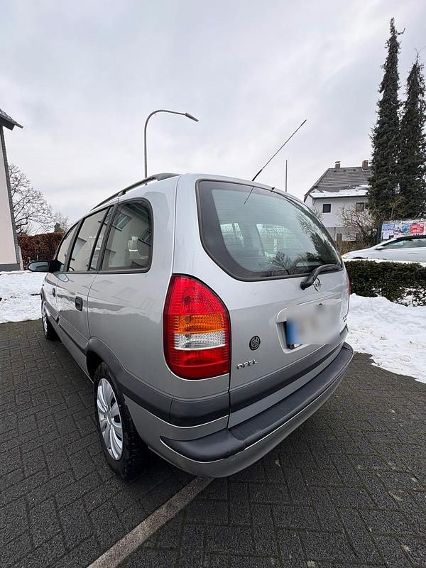 Gebraucht Opel Zafira 125 PS (91 kW) 2000 Silber Van / Kleinbus