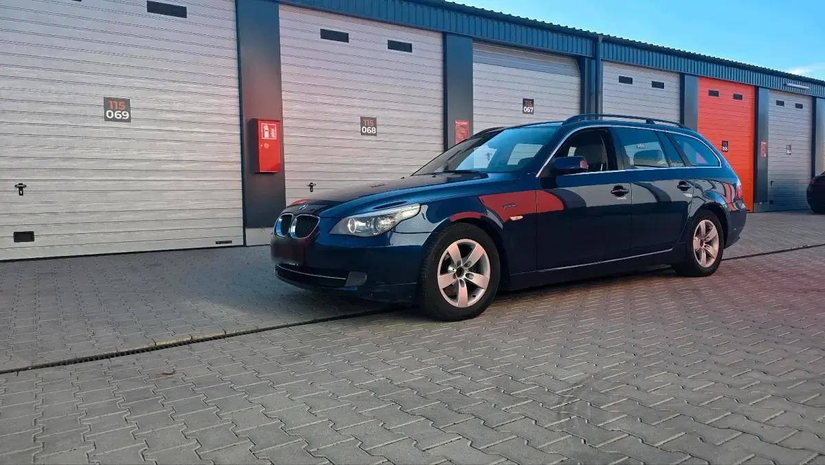 Gebraucht BMW 520 177 PS (130 kW) 2008 Blau Kombi