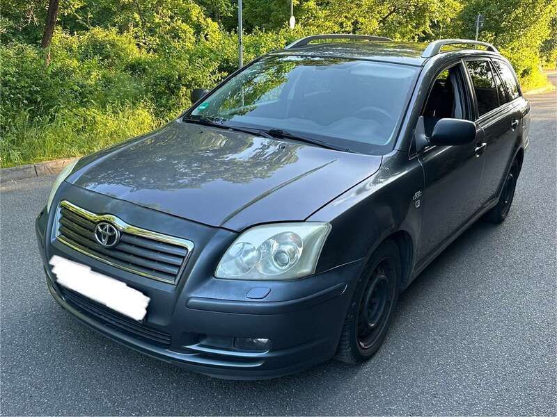 Grau Gebraucht 2006 Toyota Avensis Sol Kombi | 950 € (Superpreis) - Bild 1/4