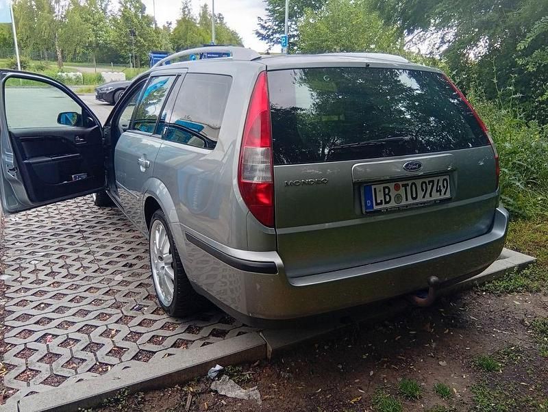 Gebraucht Ford Mondeo 145 PS (106 kW) 2005 Silber Limousine