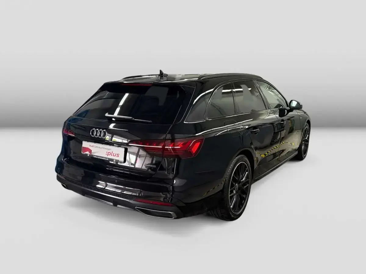 Gebraucht Audi A4 S-Line 204 PS (150 kW) 2023 Mythosschwarz metallic Kombi