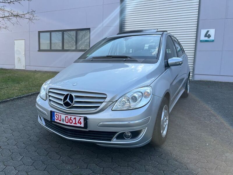 Grau Gebraucht 2006 Mercedes B200 Van / Kleinbus | 6.900 € (Fairer Preis) - Bild 1/4