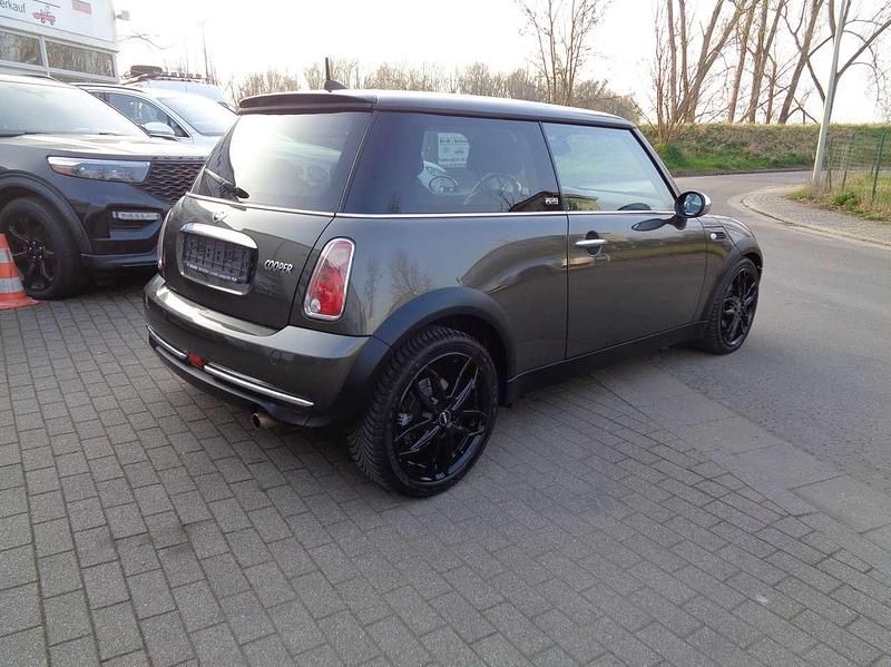 Gebraucht Mini Cooper 116 PS (85 kW) 2006 Royal grey metallic Kleinwagen