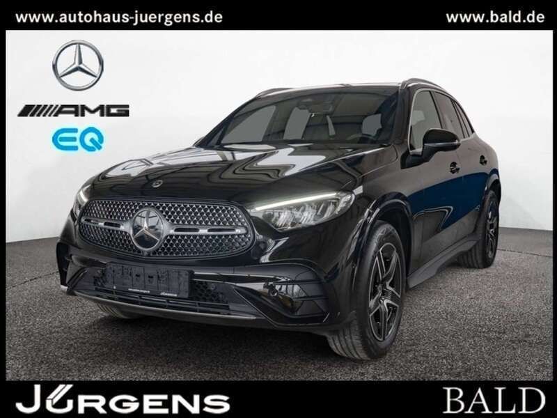 Schwarz metalliclack obsidianschwarz Gebraucht 2025 Mercedes GLC220 AMG SUV | 60.880 € (Superpreis) - Bild 1/4