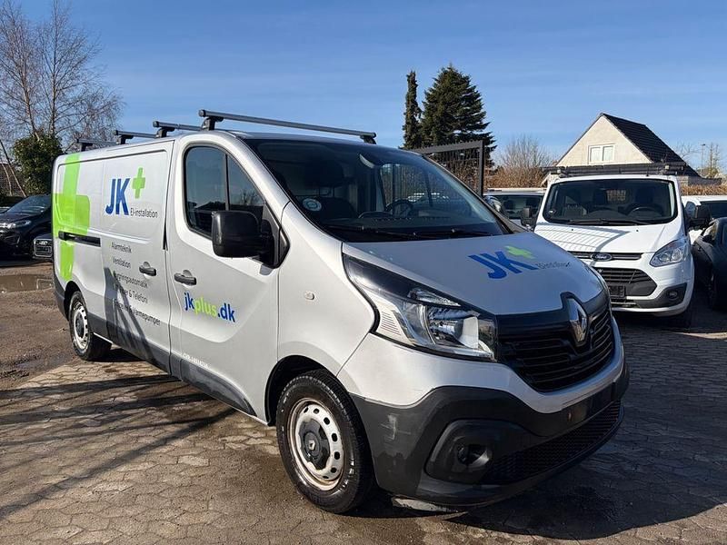 Gebraucht Renault Trafic 125 PS (91 kW) 2018 Silber Van / Kleinbus