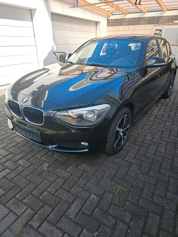 Schwarz Gebraucht 2014 BMW 114 Kleinwagen | 7.600 € (Fairer Preis) - Bild 1/4
