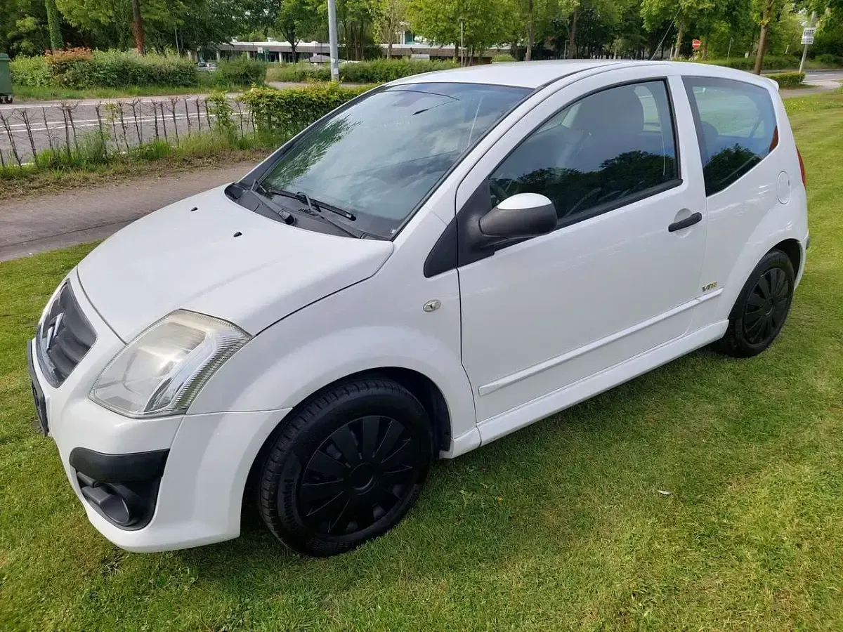 Gebraucht Citroën C2 VTR Sport 73 PS (53 kW) 2009 Lack weiss banquise/deckende Kleinwagen
