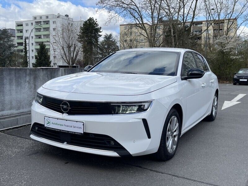 Weiß jade weiss/arktis weiss Gebraucht 2023 Opel Astra Business Edition Limousine | 19.480 € (Fairer Preis) - Bild 1/4