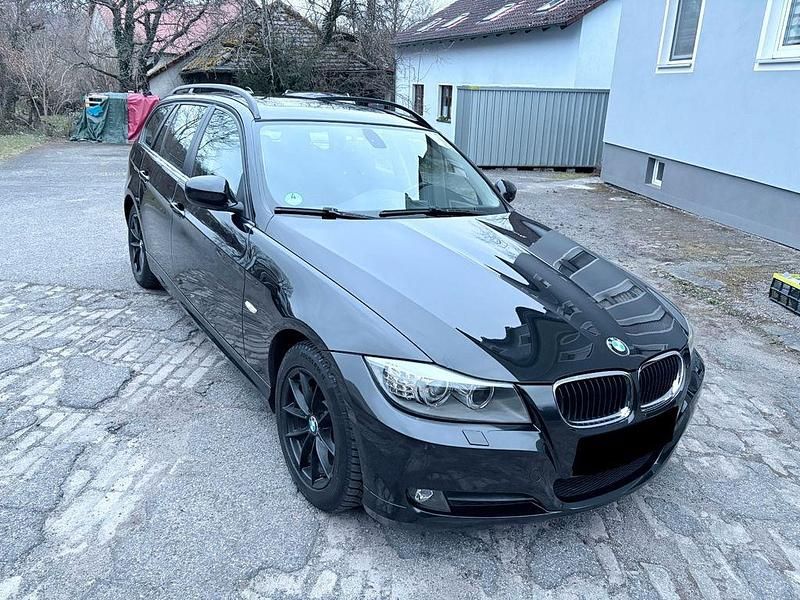 Gebraucht BMW 318 143 PS (105 kW) 2009 Schwarz Kombi