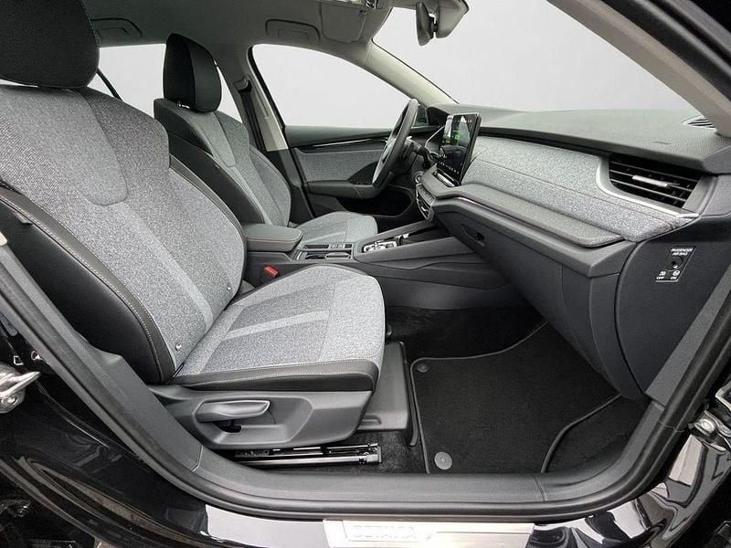 Neu Skoda Octavia Selection 150 PS (110 kW) 2025 Blackmagic perleffekt Kombi