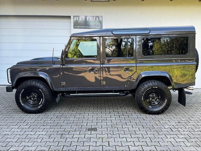 Gebraucht Land Rover Defender 122 PS (89 kW) 2013 Braun SUV