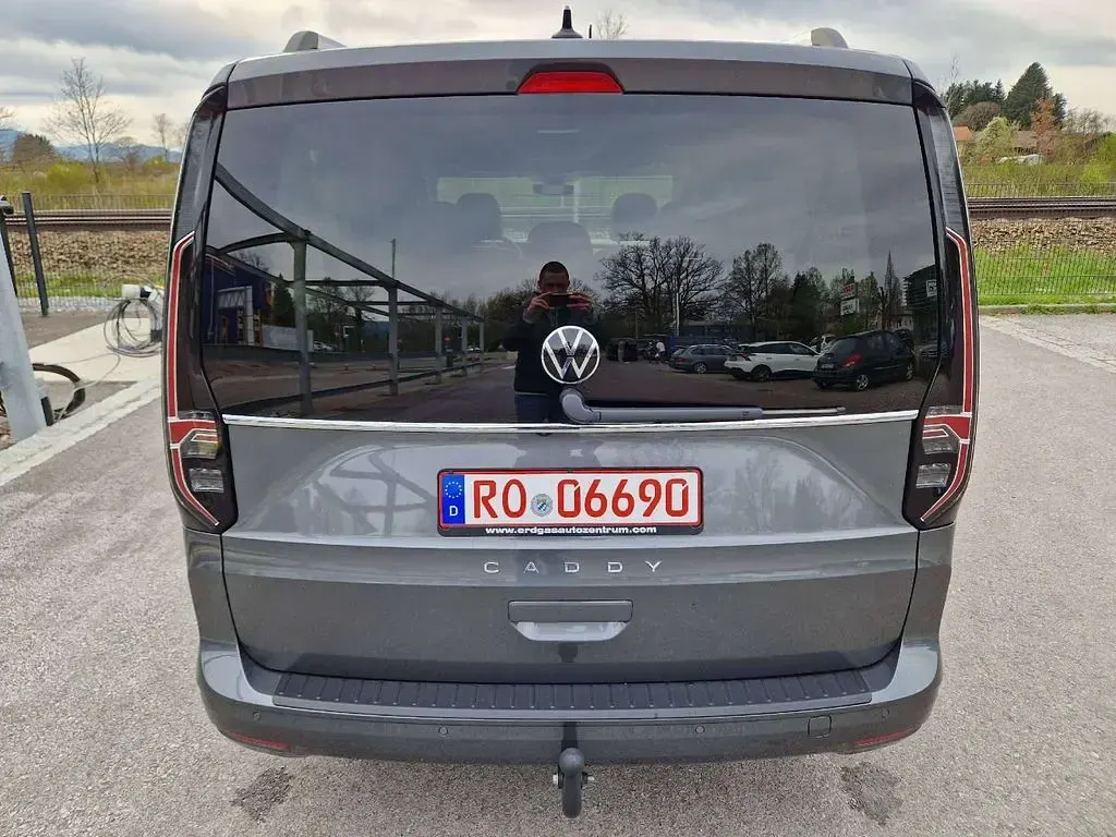 Gebraucht VW Caddy Maxi Style 122 PS (89 kW) 2025 Indiumgrau metallic Van / Kleinbus