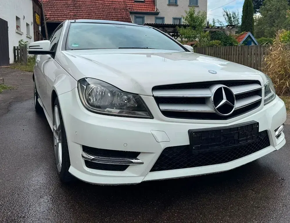 Gebraucht Mercedes C220 170 PS (125 kW) 2012 Weiß Coupé