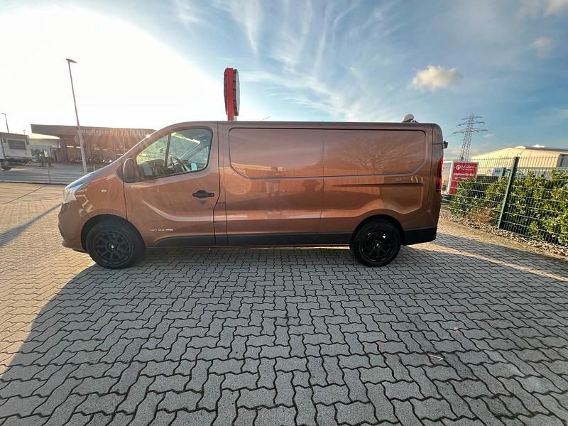 Gebraucht Renault Trafic 140 PS (102 kW) 2017 Braun Van / Kleinbus