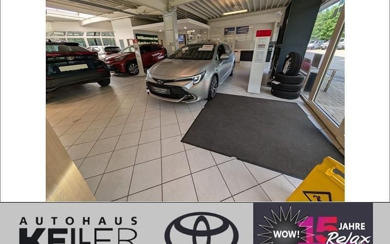 Silber Neu 2025 Toyota Corolla Lounge Kombi | 35.590 € (Fairer Preis) - Bild 1/4